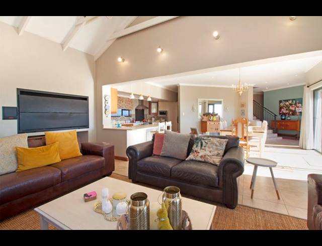 4 BEDROOM HOUSE FOR SALE IN STONEHAVEN ESTATE